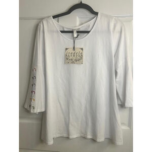 Isabela white lace up 3/4 length sleeve shirt. L cotton